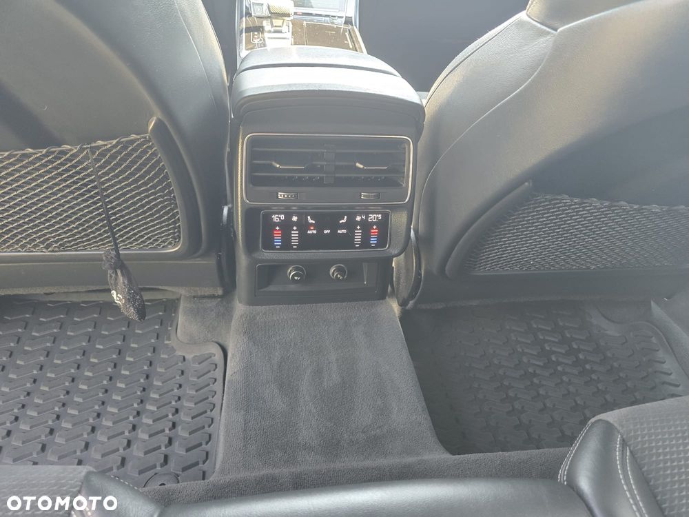 Audi SQ8 - 28