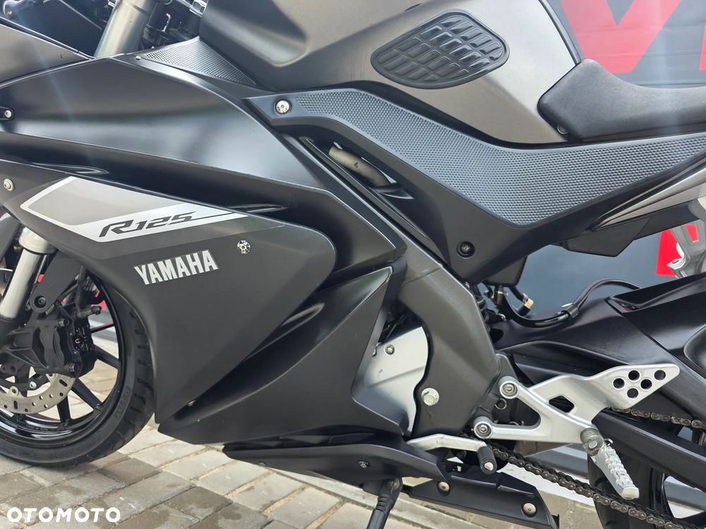 Yamaha YZF - 11