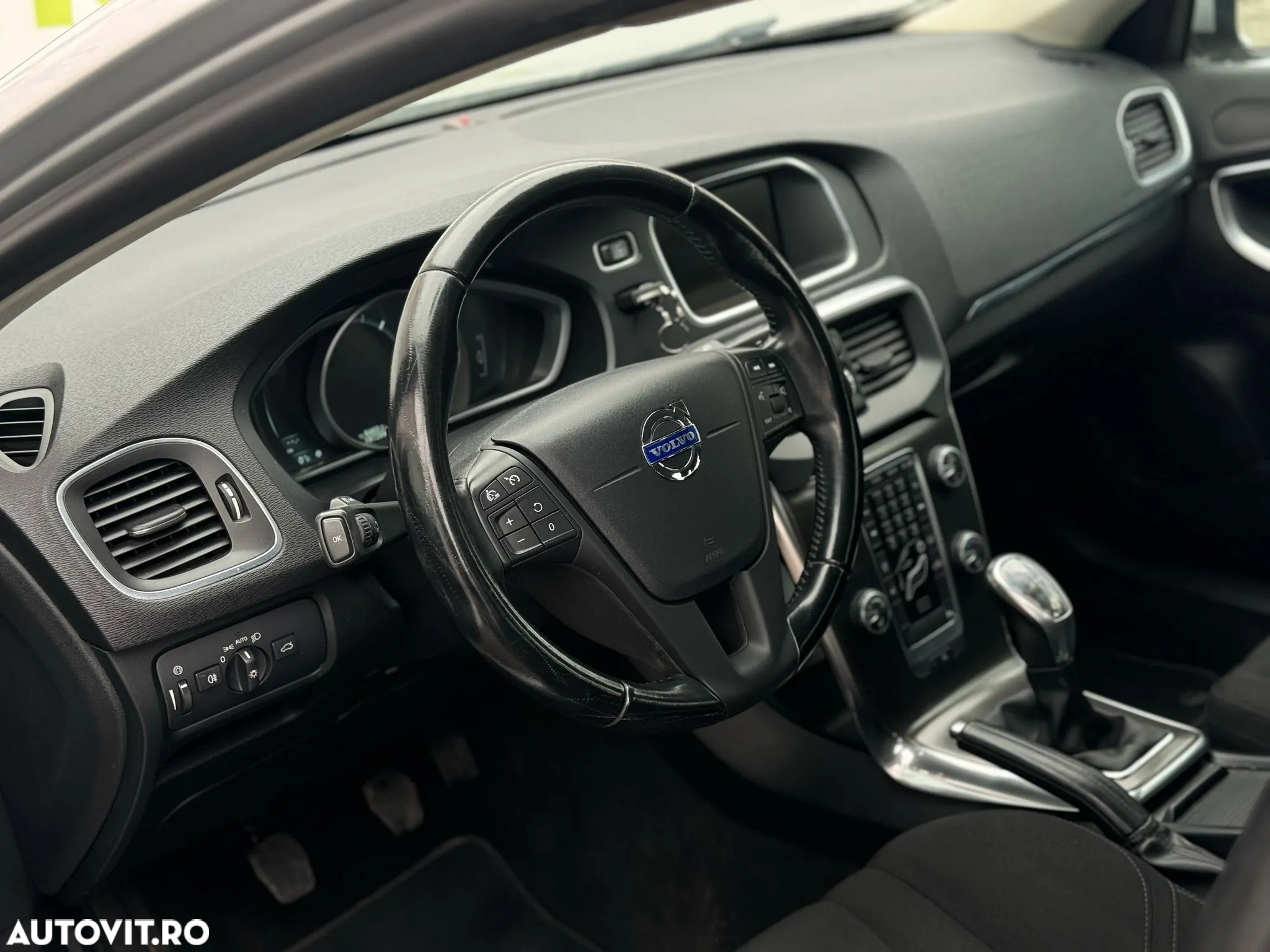 Volvo V40 D2 - 38