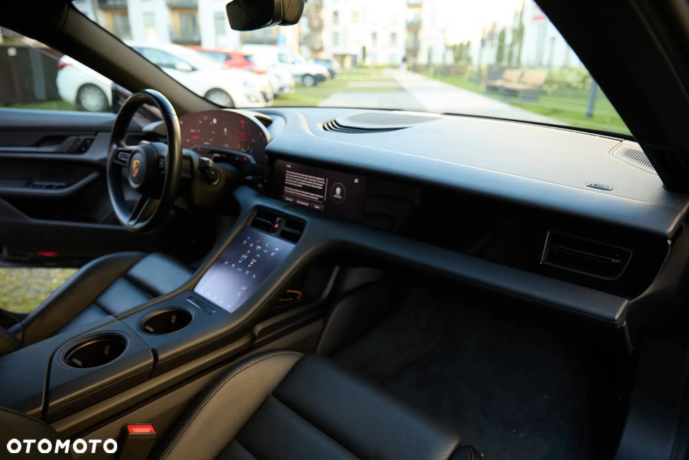 Porsche Taycan Standard - 10