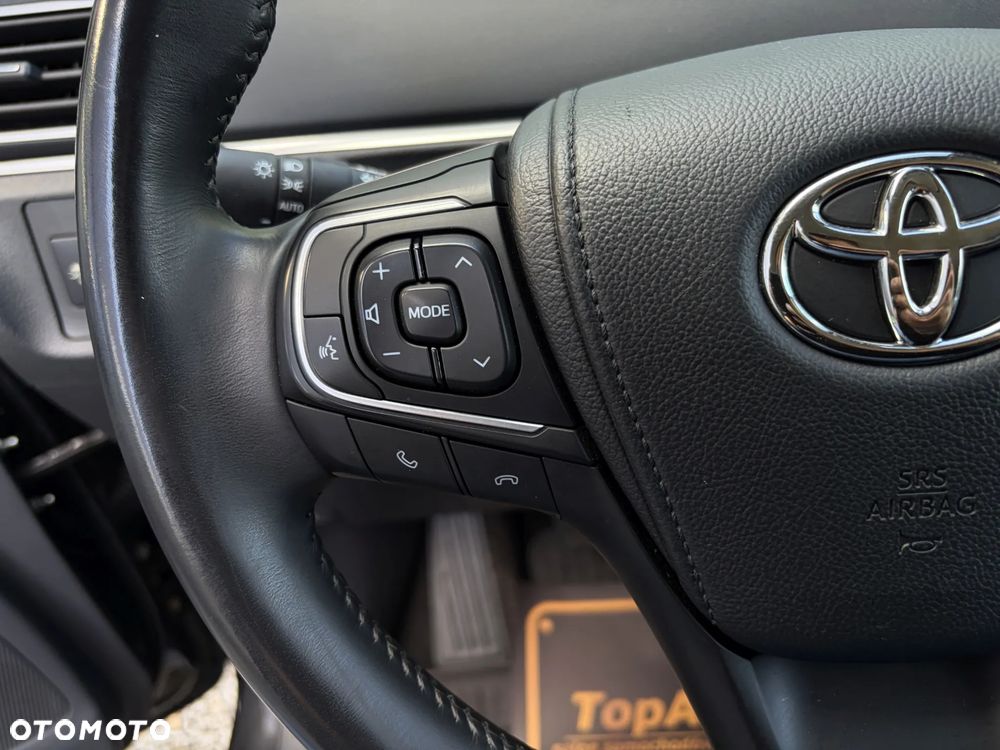 Toyota Verso 1.8 Prestige 7os - 23