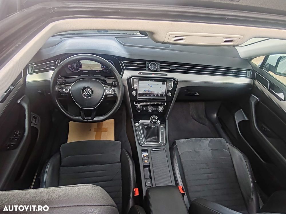 Volkswagen Passat 2.0 TDI (BlueMotion Technology) Highline - 32
