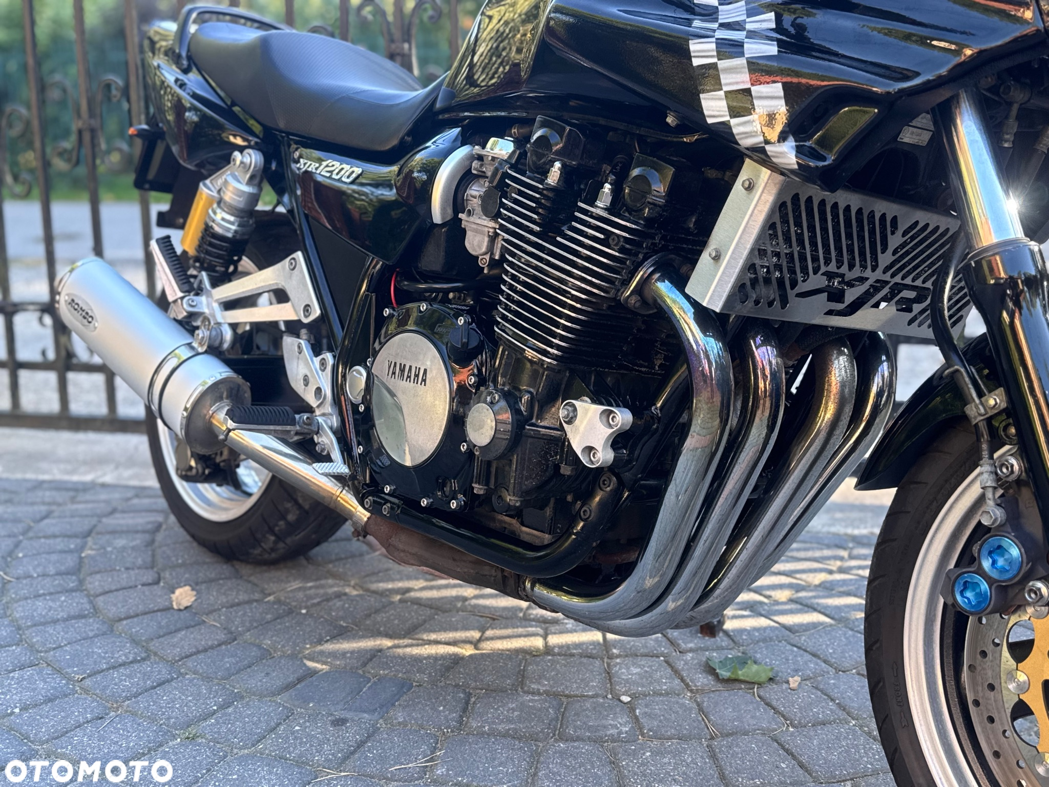 Yamaha XJR - 12