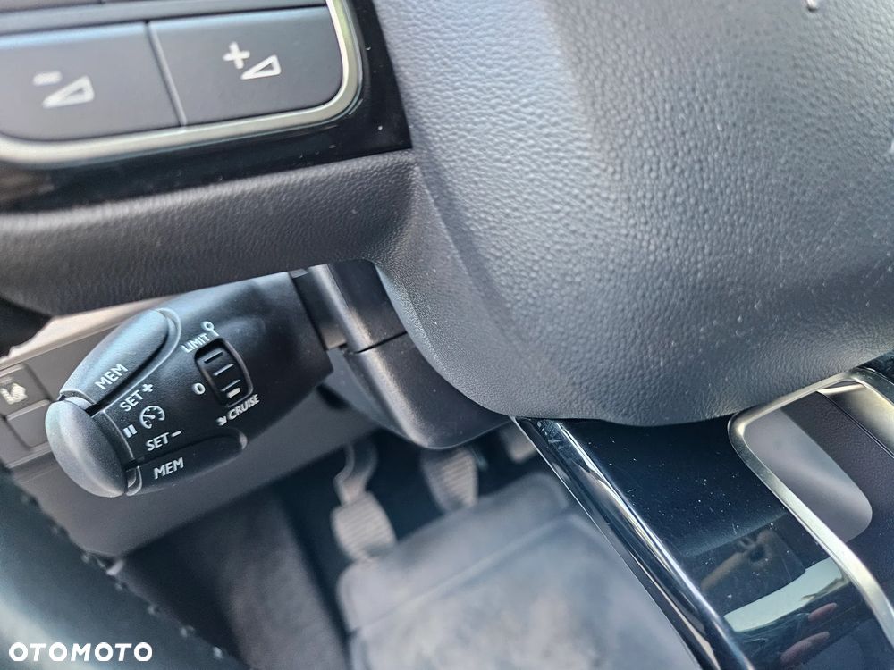 Citroën C3 BlueHDi 100 S&S SHINE PACK - 17