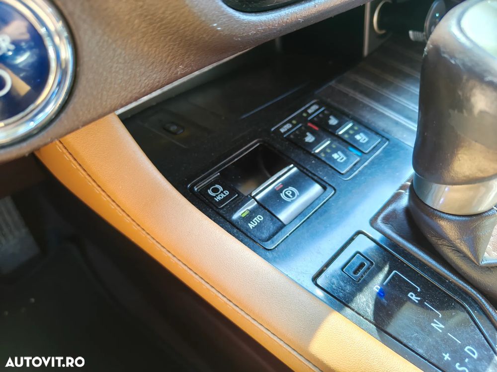 Lexus Seria RX - 8