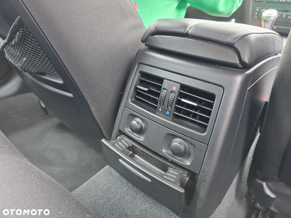 BMW Seria 3 320d - 24
