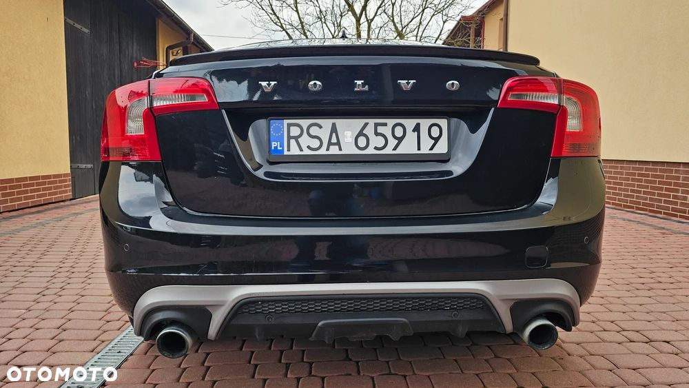 Volvo S60 T3 R-Design Summum - 32