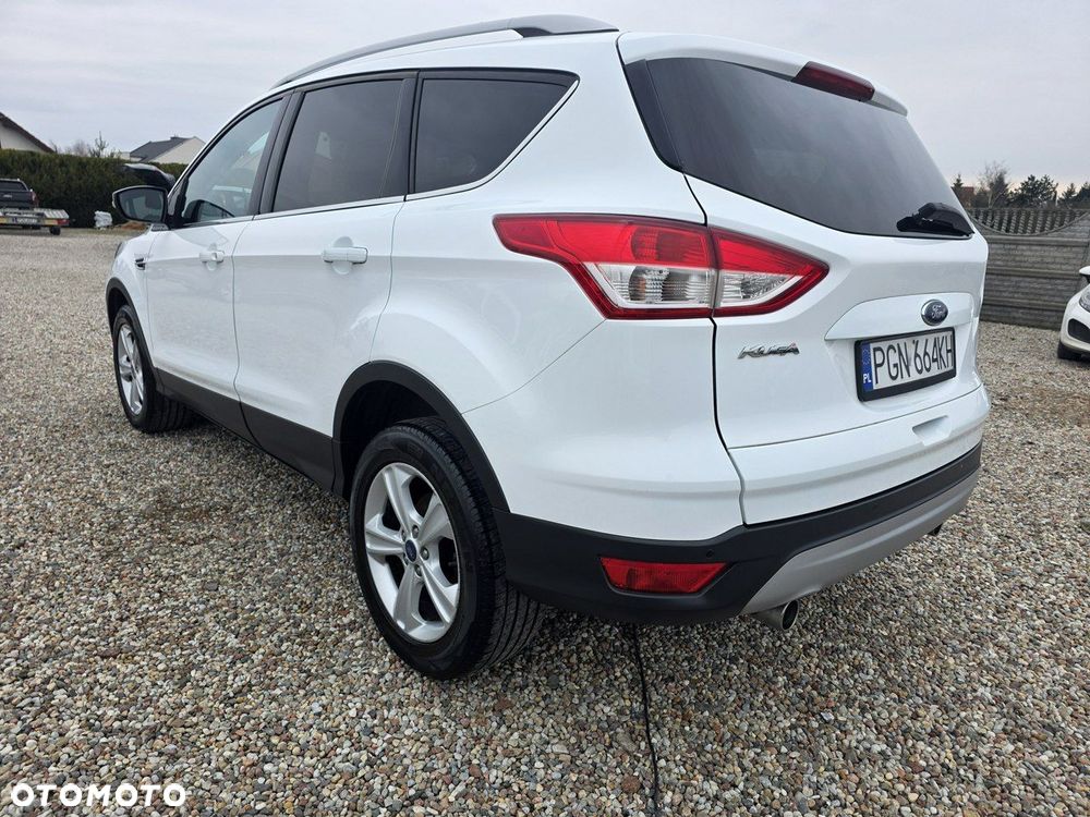 Ford Kuga 2.0 TDCi 2x4 Titanium - 6