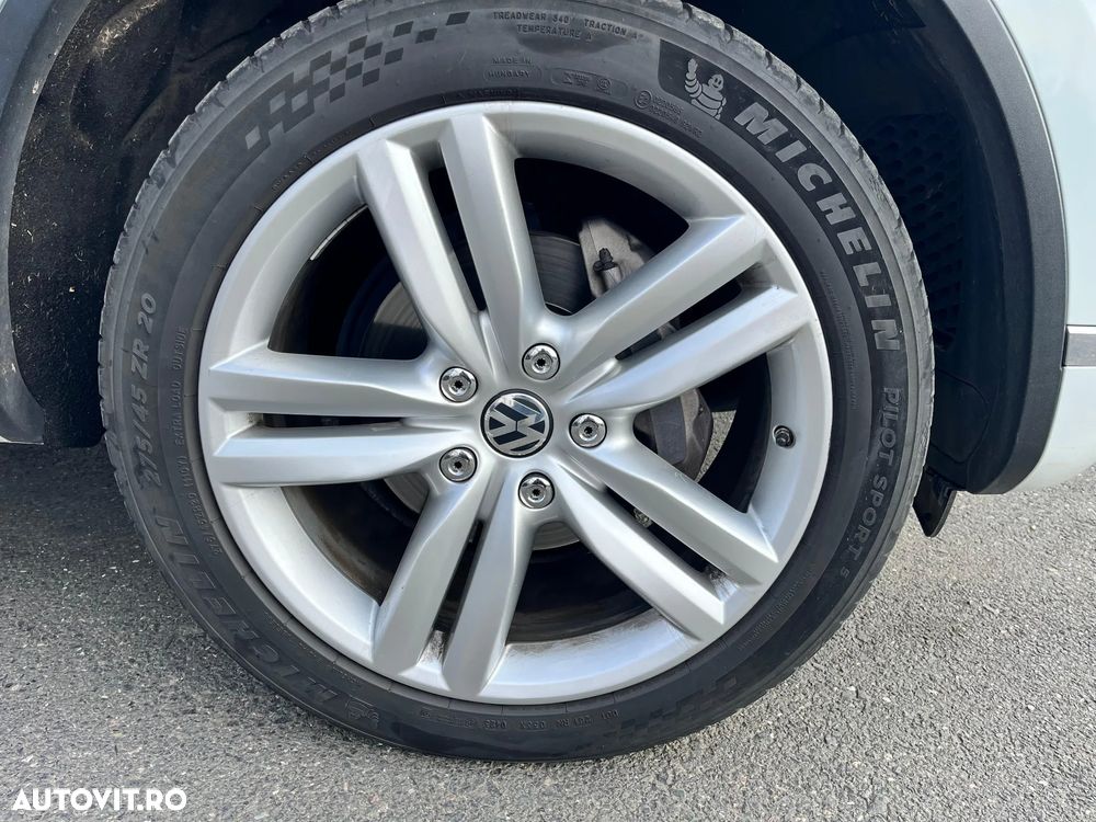 Volkswagen Touareg - 11