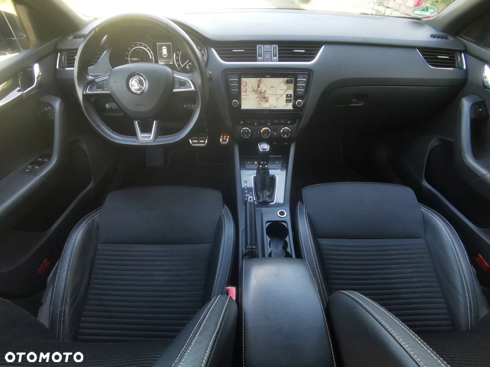 Skoda Octavia 2.0 TDI DSG RS - 8