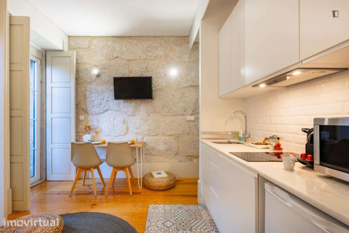 Apartamento com 1 quartos - localizado em Santo Ildefonso Porto - Grande imagem: 2/26