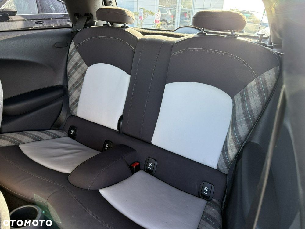 MINI Cooper Standard - 12