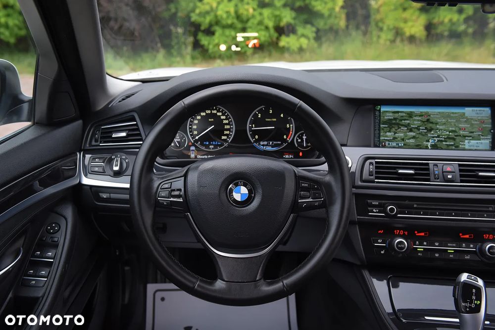 BMW Seria 5 525d xDrive Sport-Aut - 3