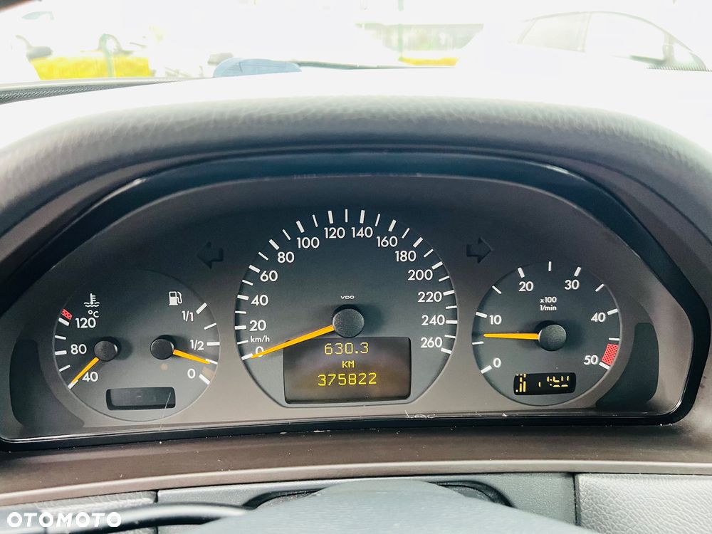 Mercedes-Benz Klasa E - 20