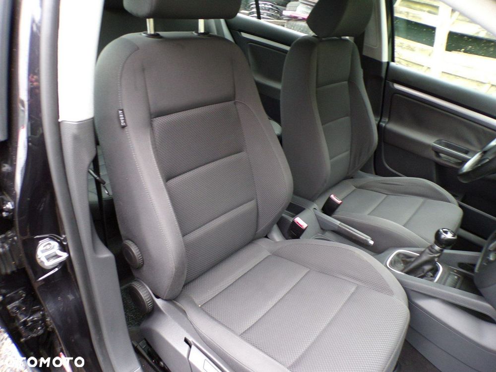 Volkswagen Golf - 20