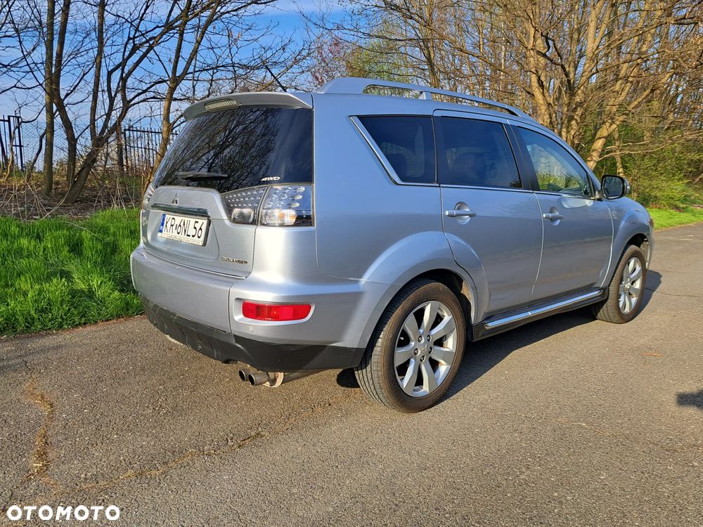 Mitsubishi Outlander 2.0 DID Intense + - 3