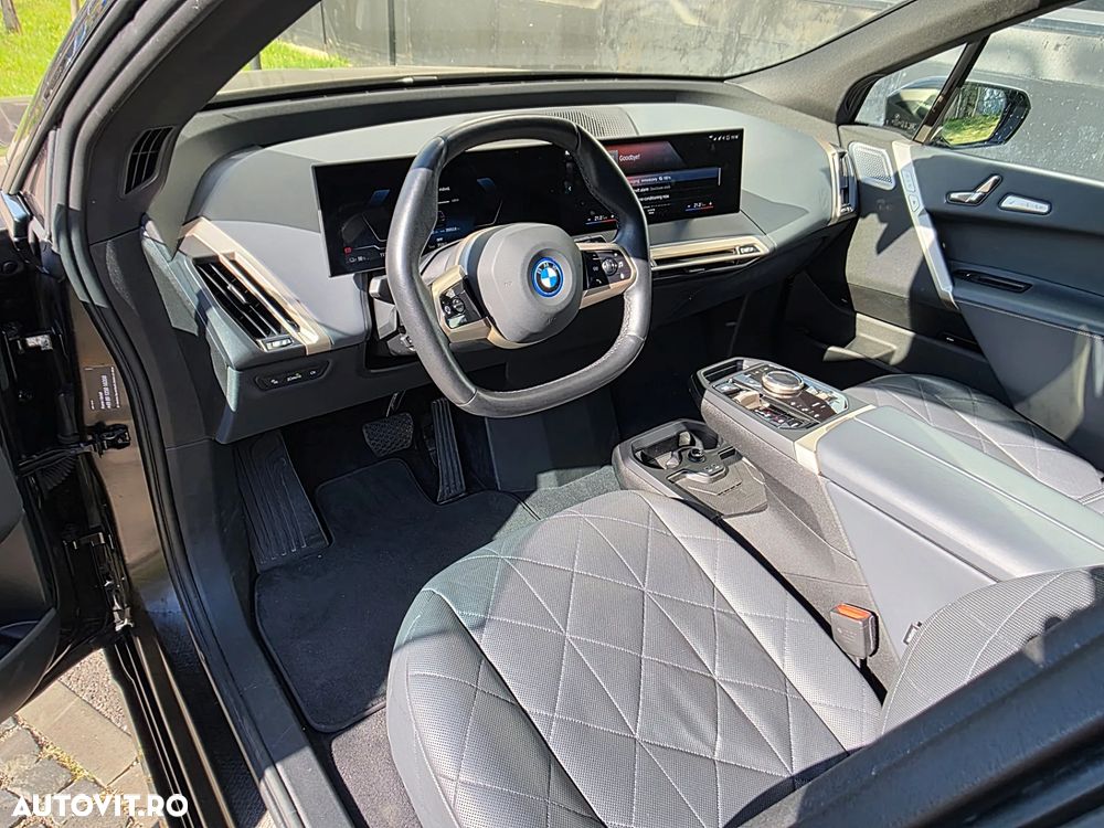 BMW iX xDrive50 - 9