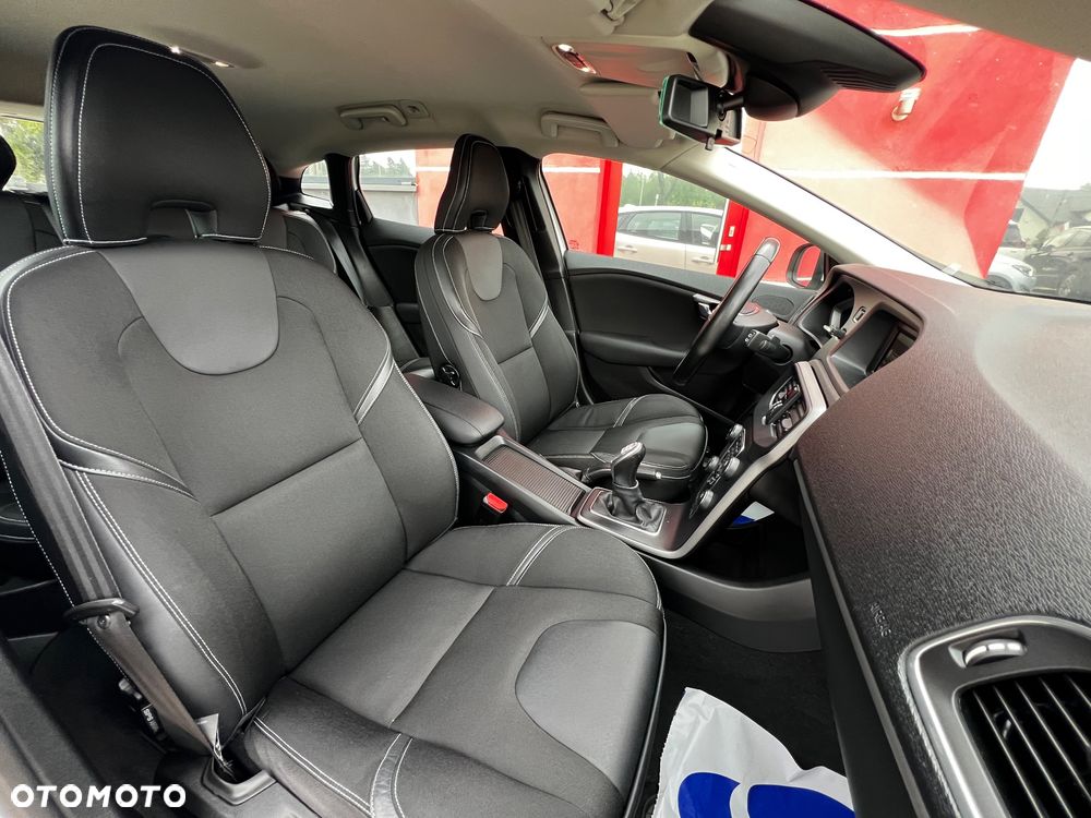 Volvo V40 T3 - 25