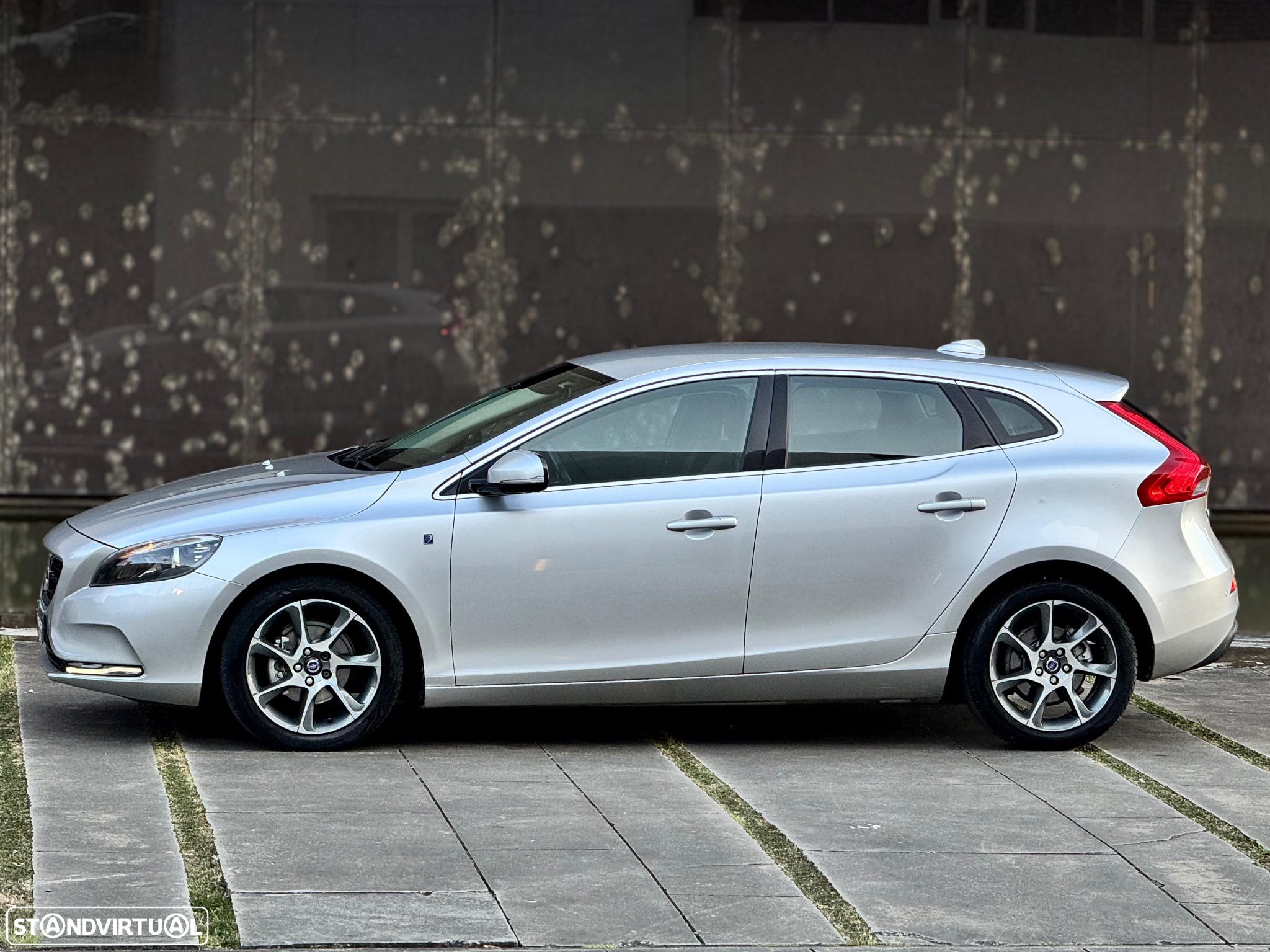 Volvo V40 1.6 D2 R-Design Momentum - 8