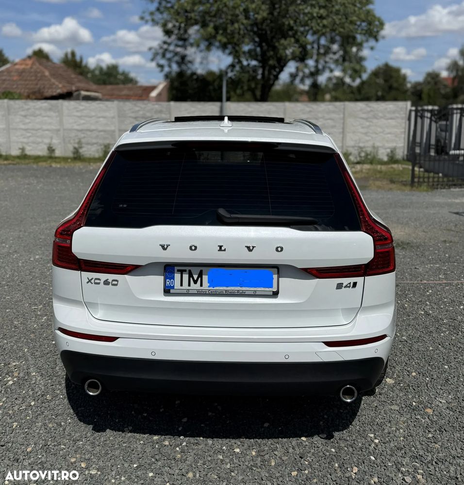 Volvo XC 60 B4 MHEV AWD Momentum Pro - 5