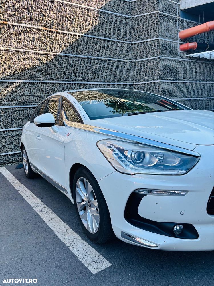 Citroën DS5 2.0 HDI BVM6 So Chic - 2