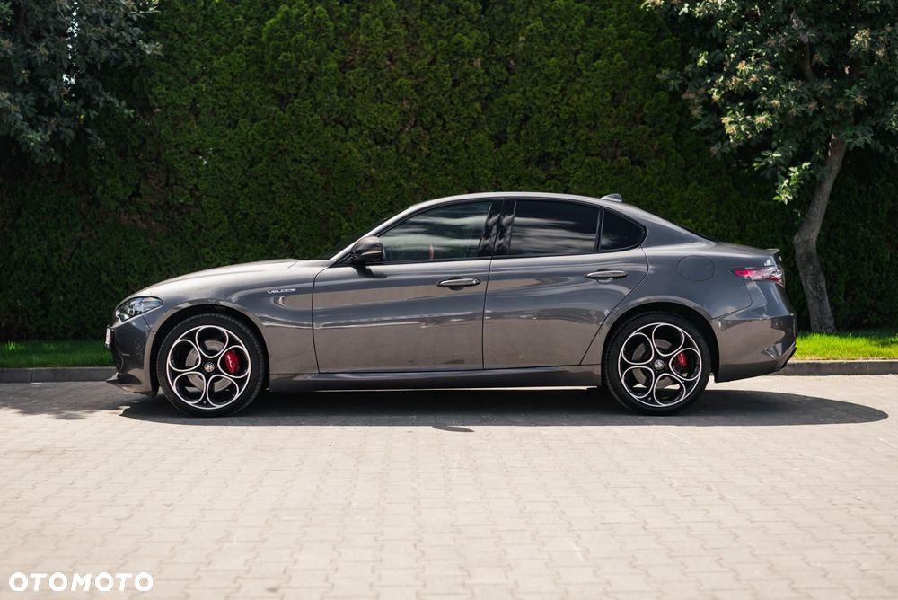 Alfa Romeo Giulia - 8