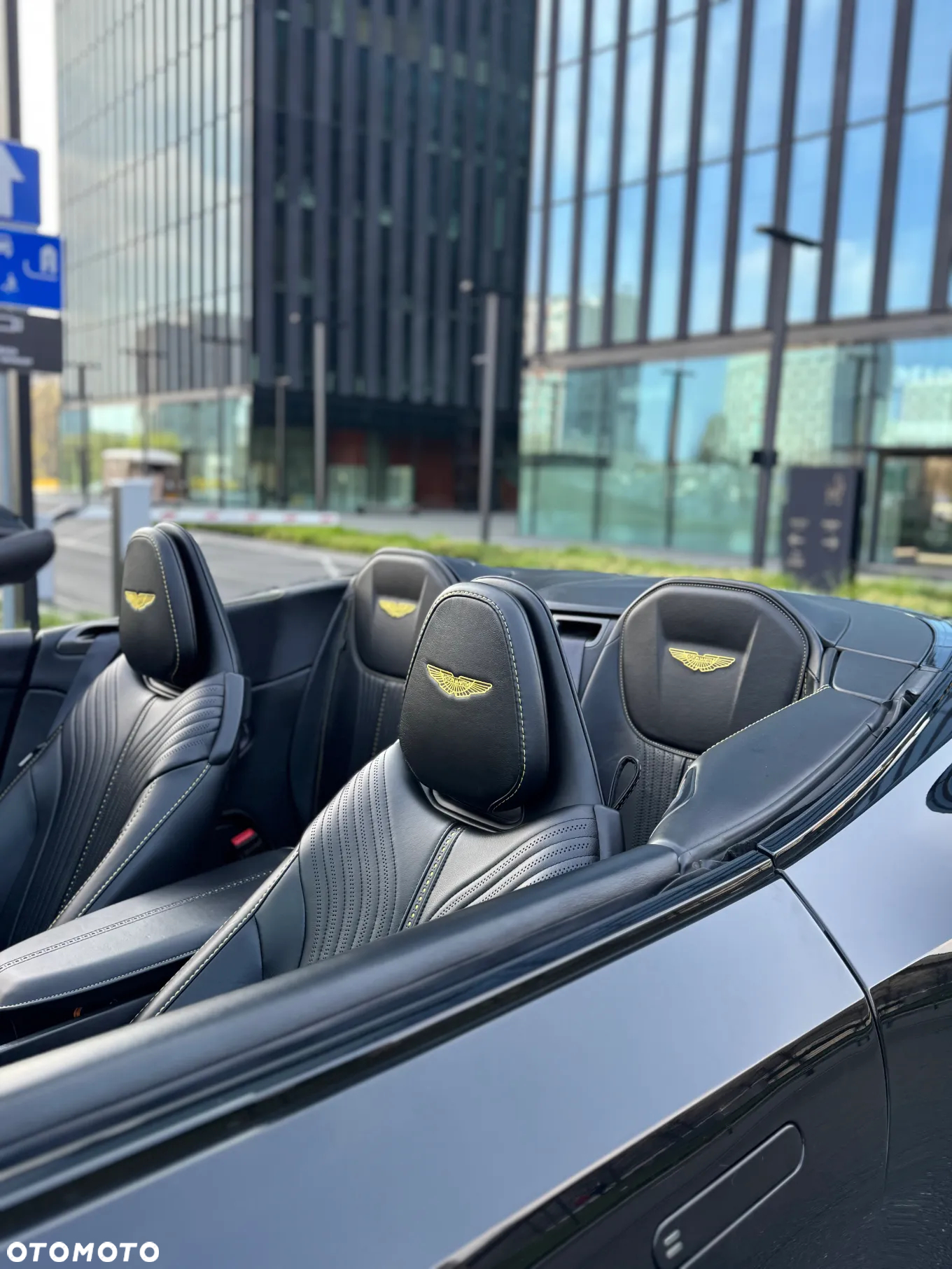 Aston Martin DB11 - 15