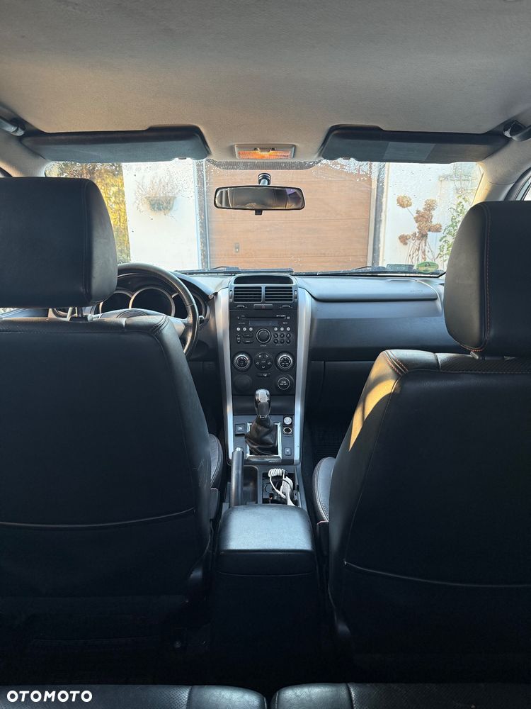 Suzuki Grand Vitara 1.6 Black&White - 5