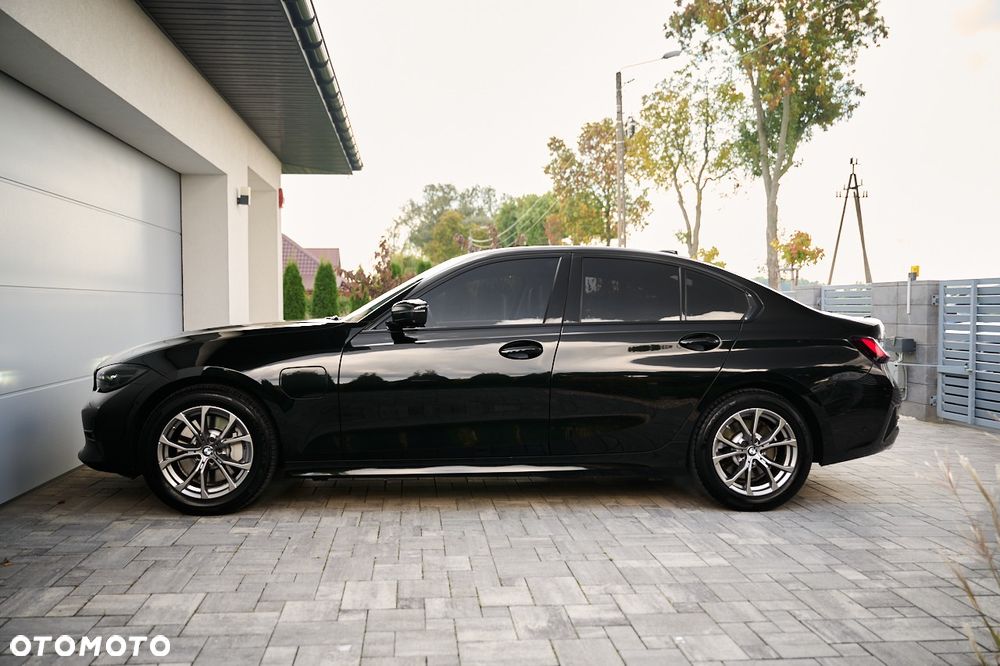 BMW Seria 3 330e Sport Line sport - 10