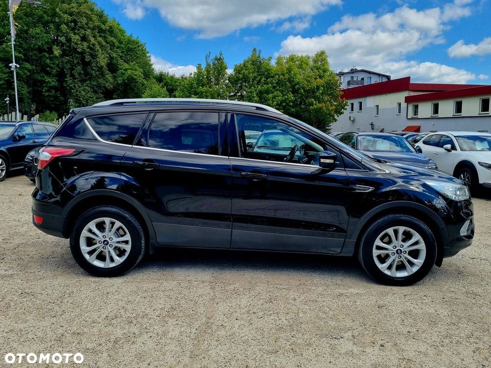Ford Kuga 1.5 EcoBoost 2x4 Titanium - 4
