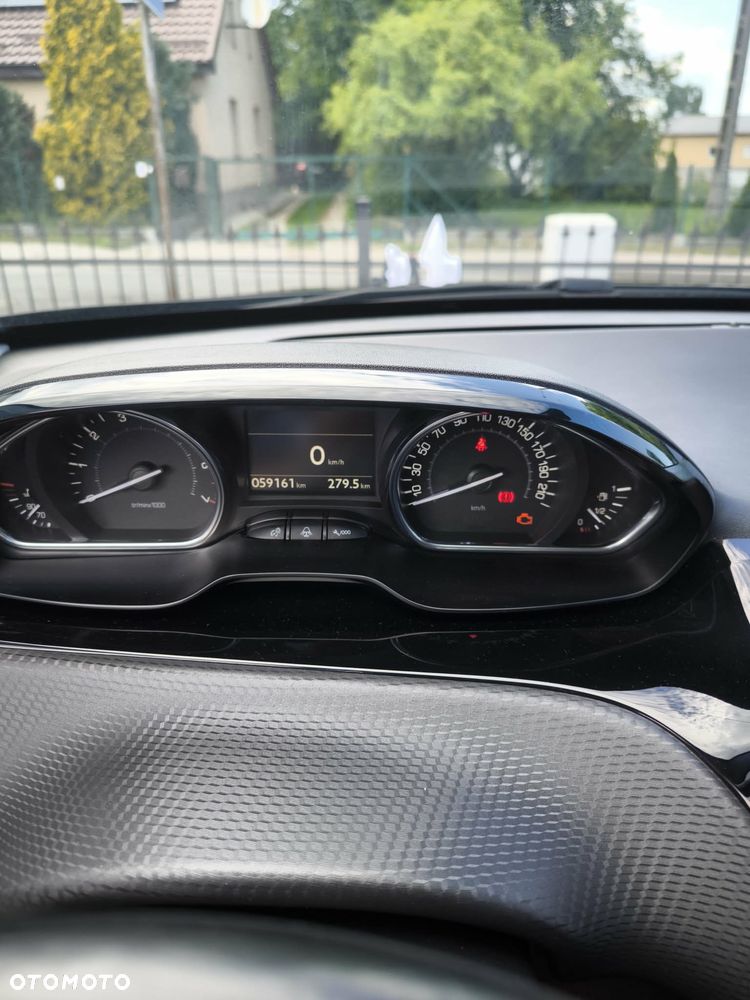 Peugeot 2008 1.2 PureTech Active S&S - 6