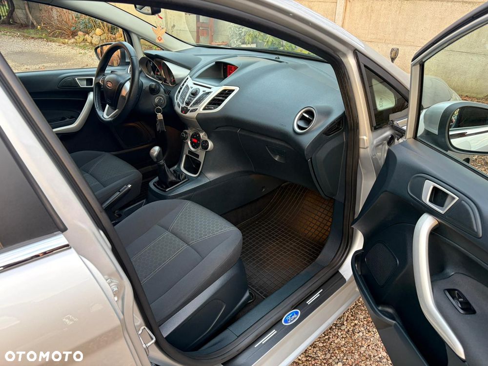 Ford Fiesta 1.25 Titanium EU5 - 6