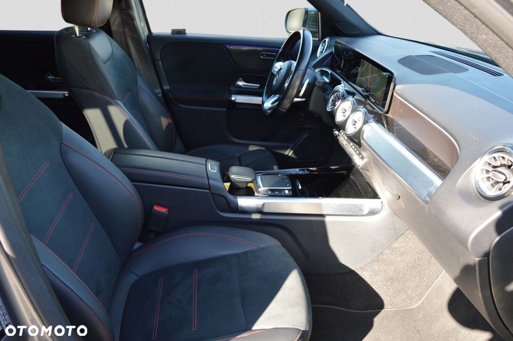 Mercedes-Benz GLB - 23