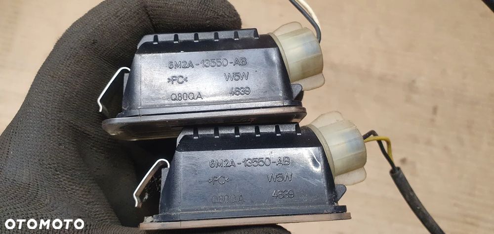 Lampka podświetlenie tablicy rejestracyjnej lampki instalacja Jaguar XF X250 6M2A-13550-AB - 7