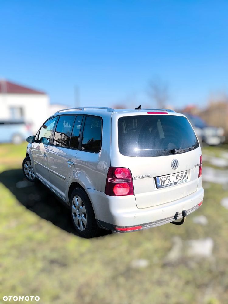 Volkswagen Touran 2.0 TDI DSG Highline - 6