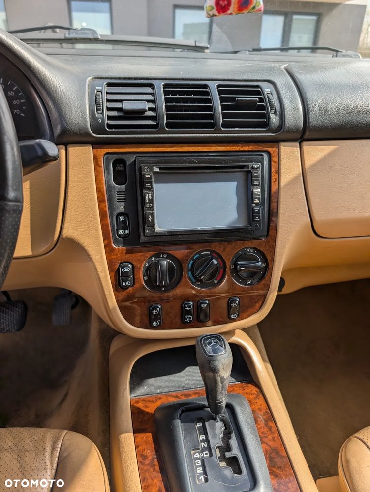 Mercedes-Benz ML 320 - 11