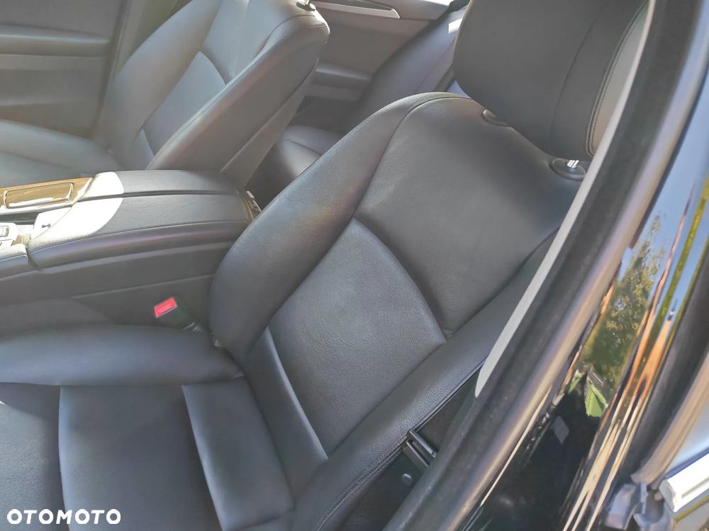 BMW Seria 5 528i xDrive - 22
