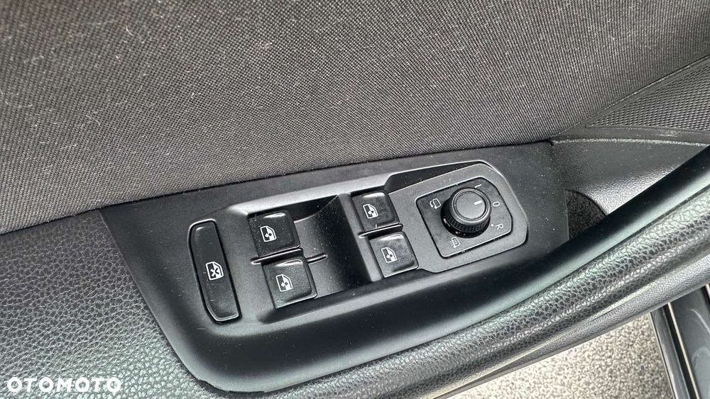 Volkswagen Passat - 25