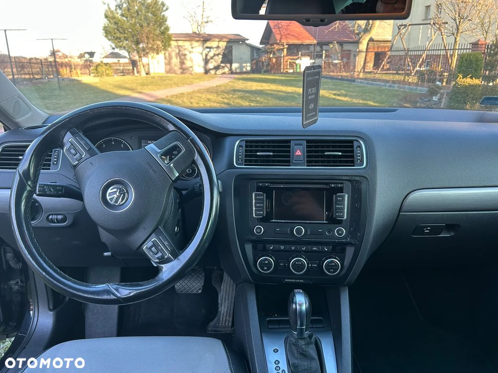 Volkswagen Jetta 1.4 TSI Highline DSG - 9