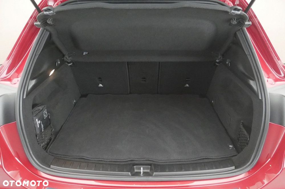 Mercedes-Benz GLA - 16