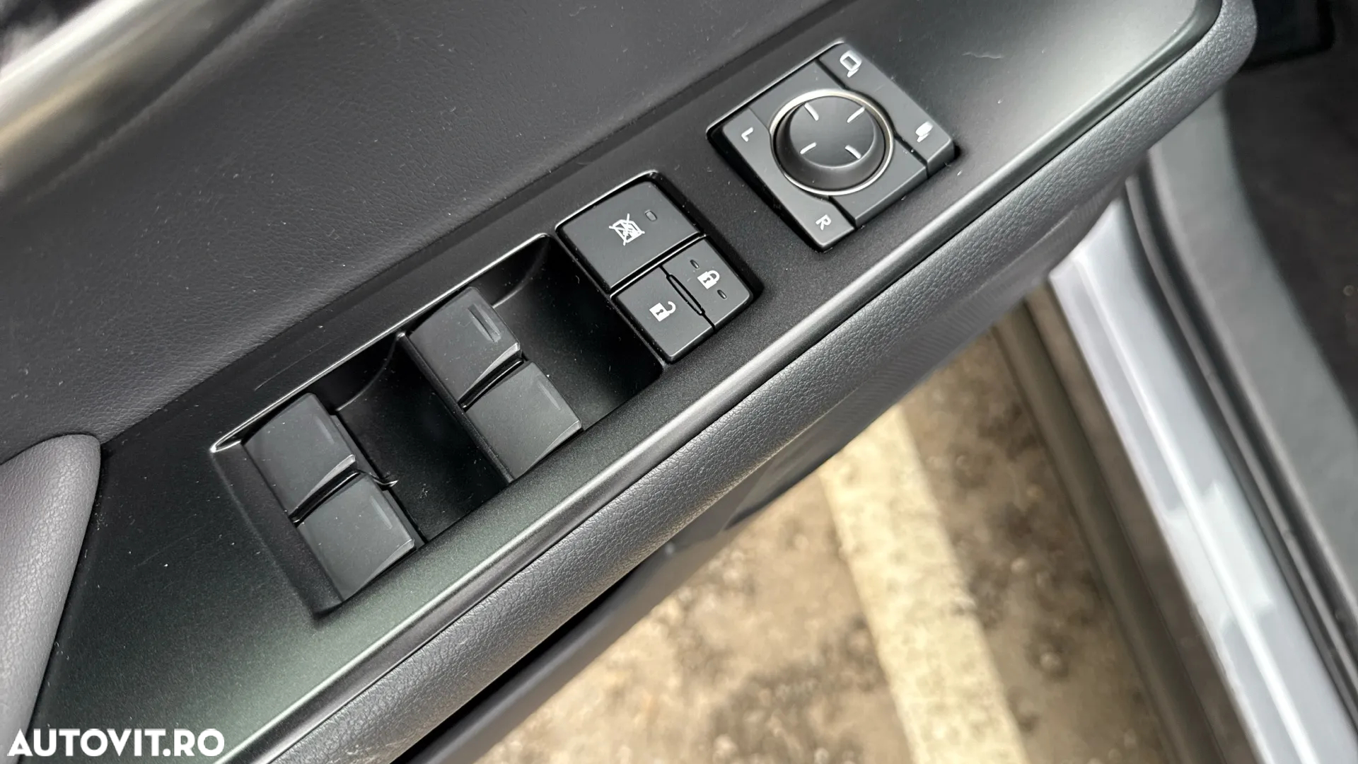 Lexus UX 250h 2.0L HEV 20H- (178 HP) 4X4 CVT Executive - 23