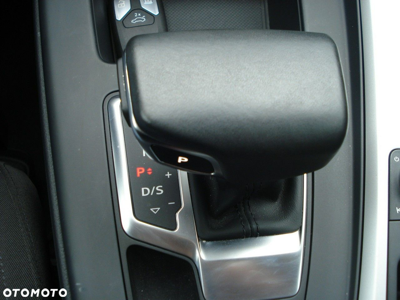 Audi A4 Avant 40 TFSI S tronic - 15
