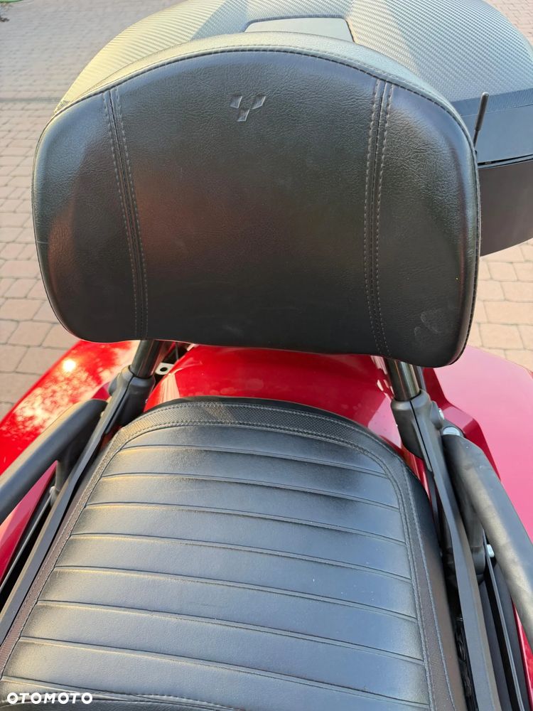 Can-Am Spyder - 8