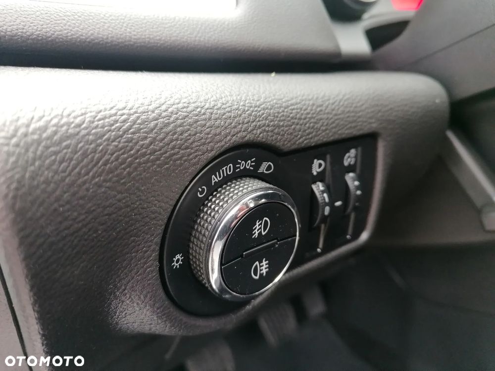 Opel Astra 1.4 Turbo 150 Jahre - 23