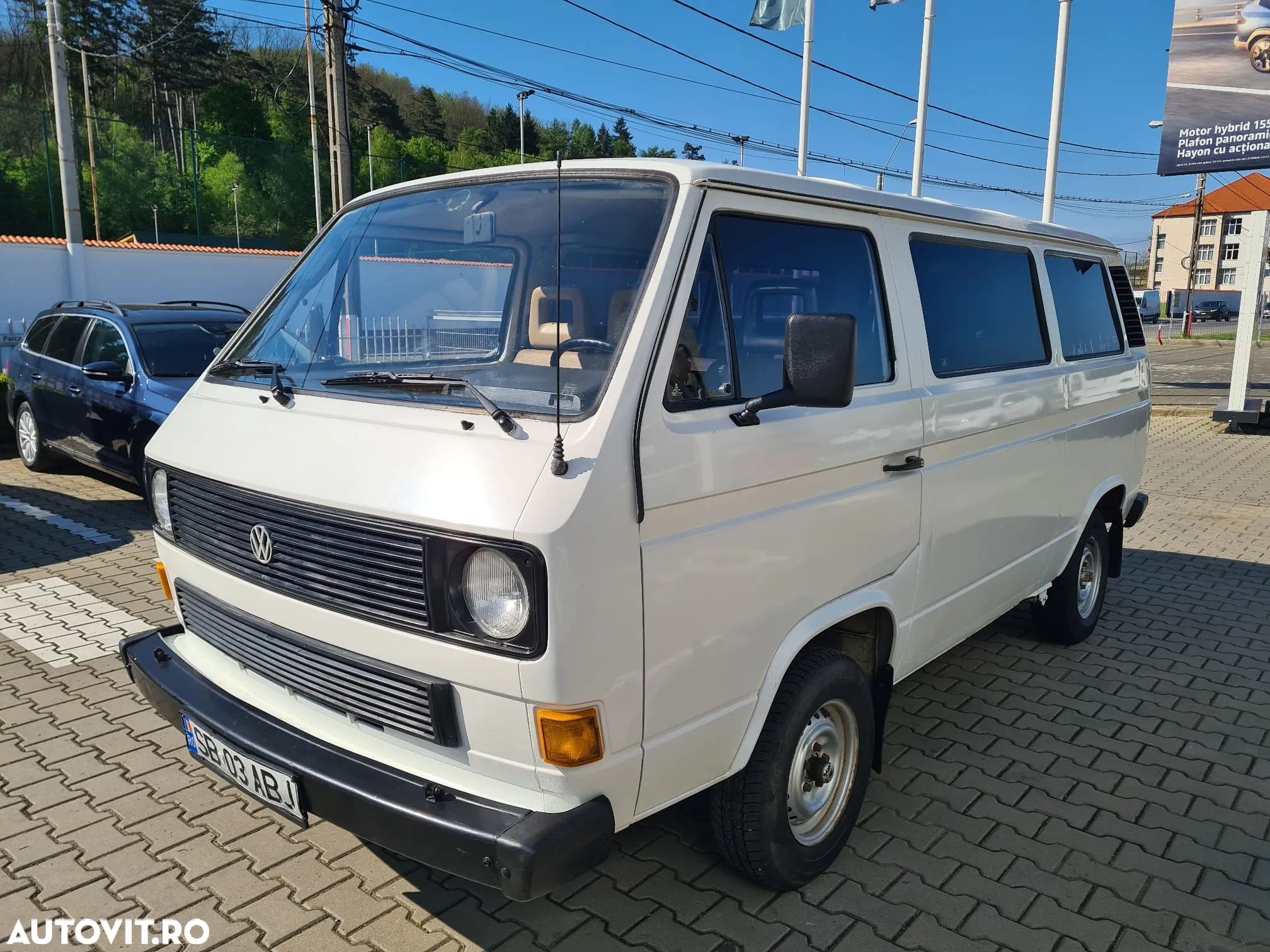 Volkswagen Transporter - 1
