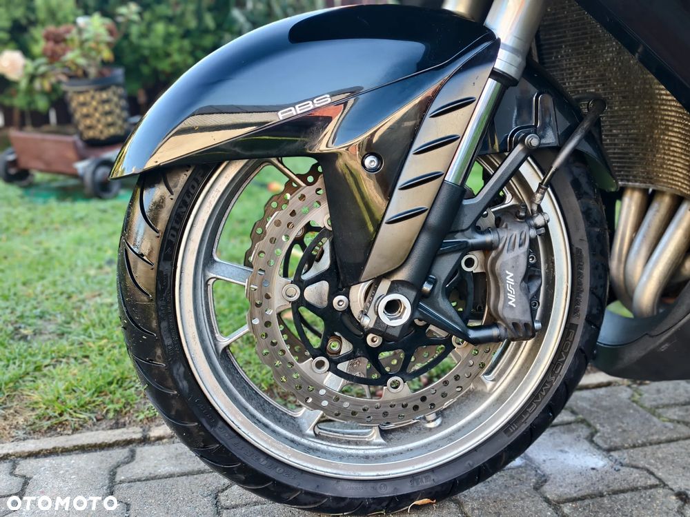 Kawasaki GTR - 24