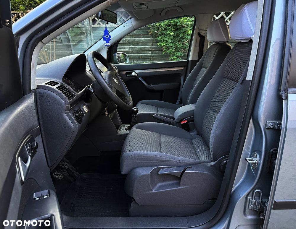 Volkswagen Touran 1.9 TDI Conceptline - 15