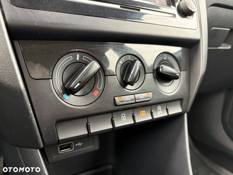 Skoda RAPID 1.0 TSI Ambition - 29