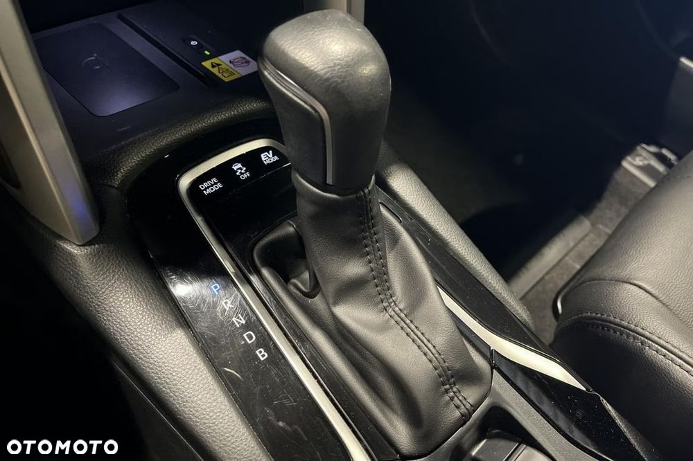 Toyota Corolla 2.0 Hybrid Executive - 18