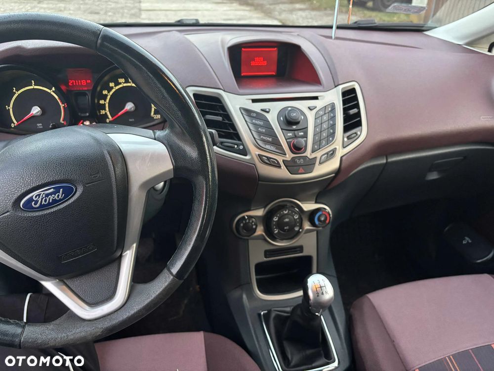 Ford Fiesta 1.6 TDCi Titanium - 22